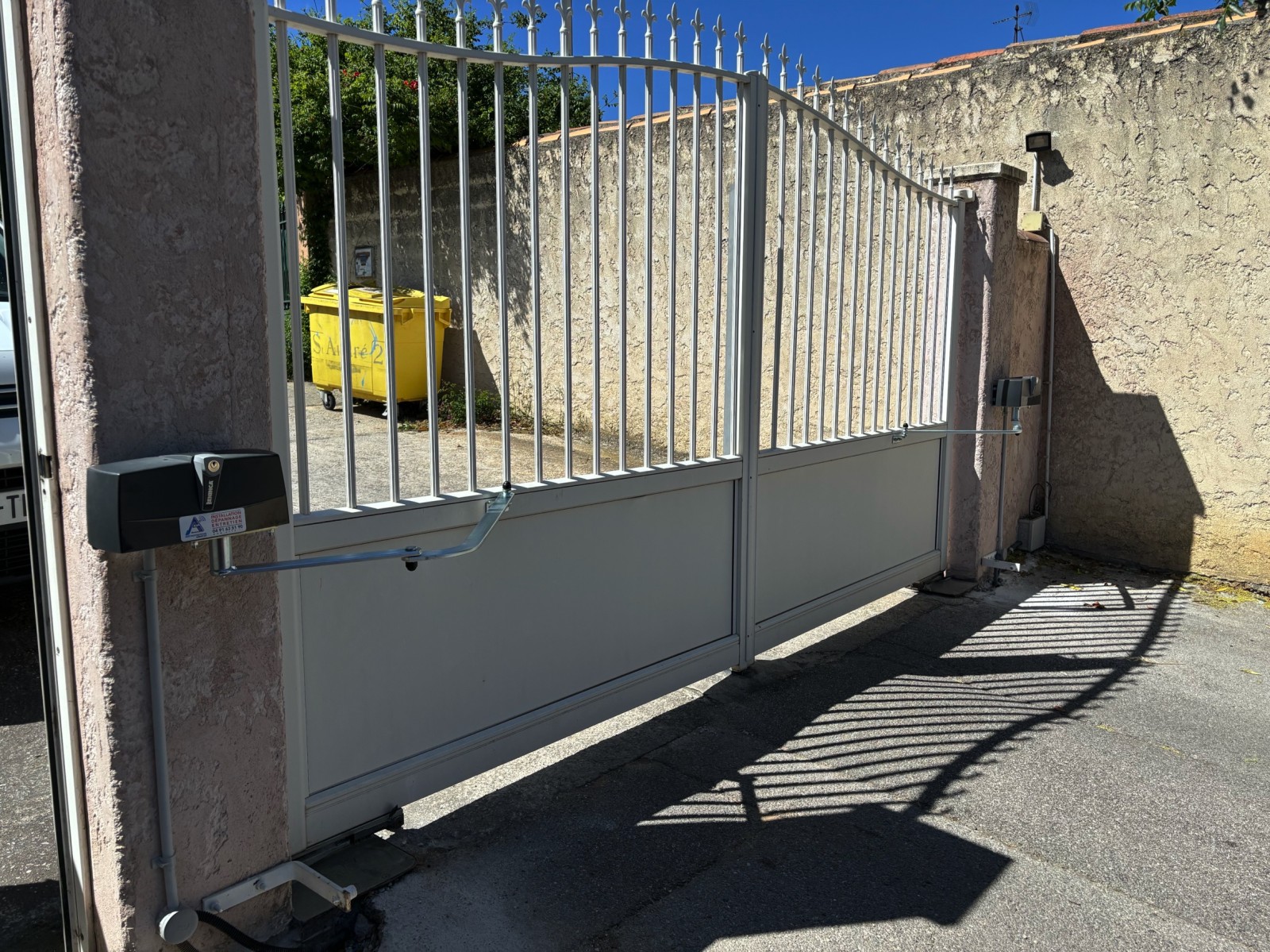 Installation et dépannage de motorisation BENINCA KPR pour portail battant à Vitrolles (13127) 