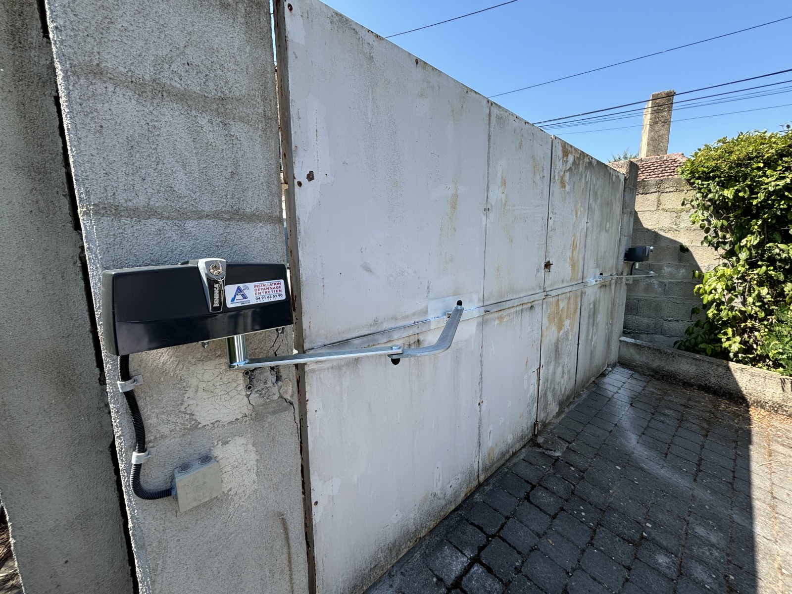 Installation de moteurs à bras articulés kpr de portail Beninca à Niolon (13740) 