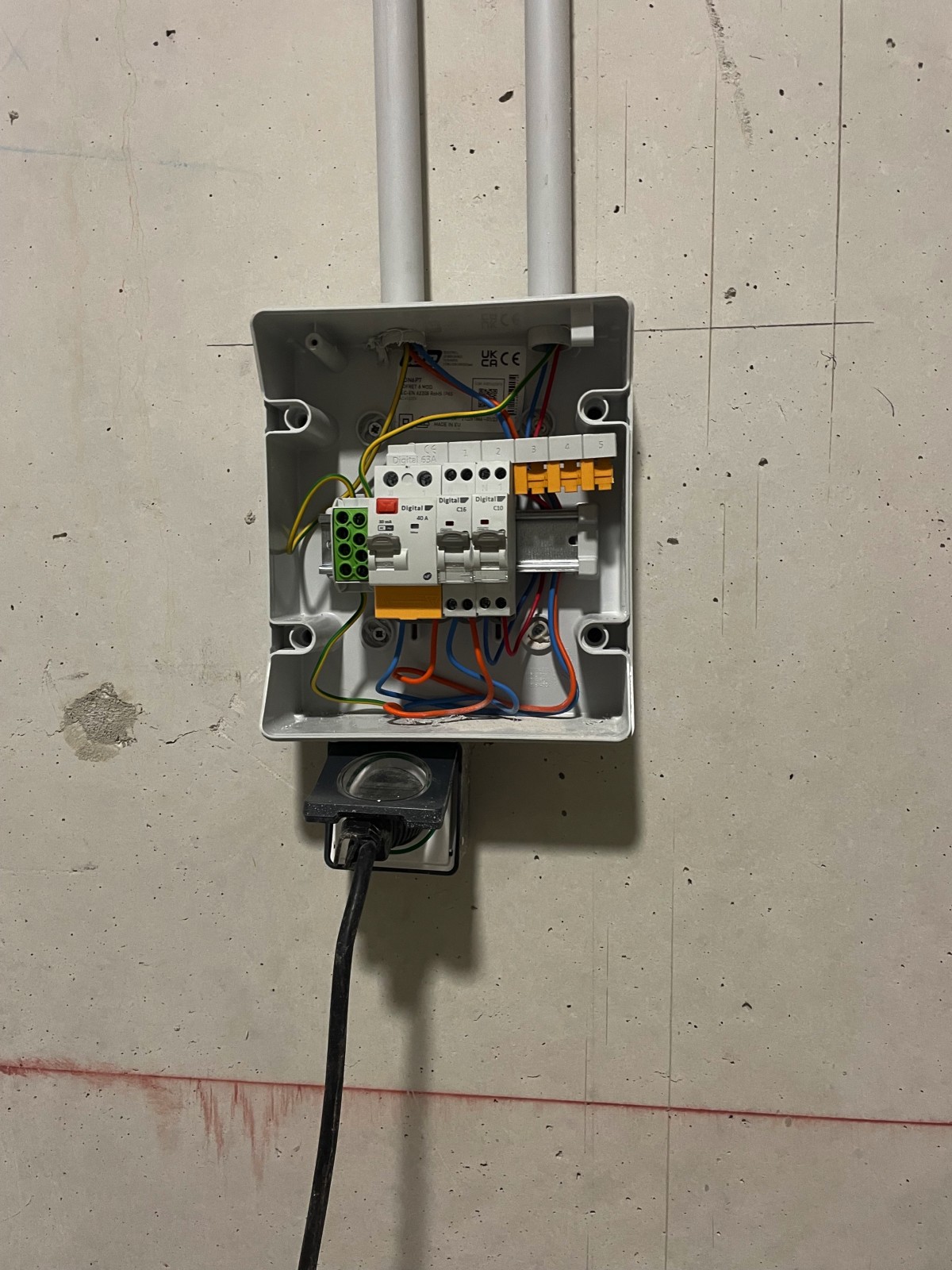 Poseur  de Kit GREEN UP prise renforcée pour véhicule électrique à Vitrolles (13127)