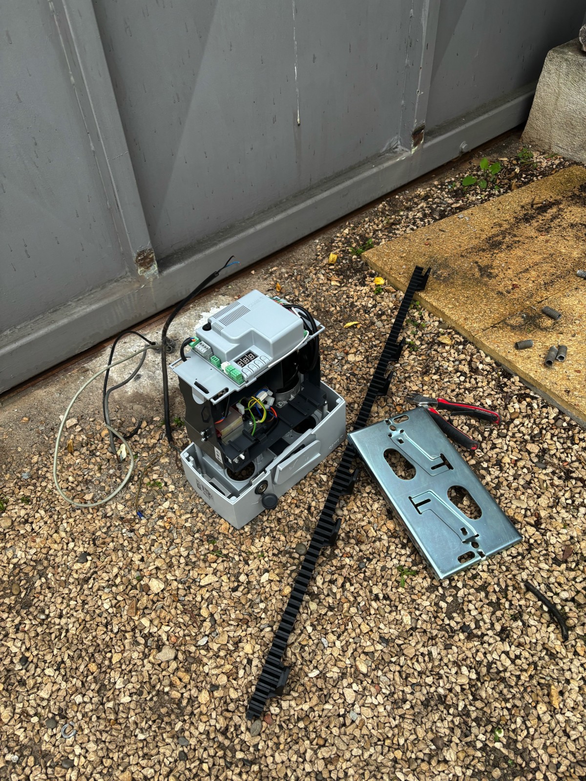 BXV08AGS MOTEUR POUR PORTAIL COULISSANT 800 KG CAME 24V sur la côte bleue