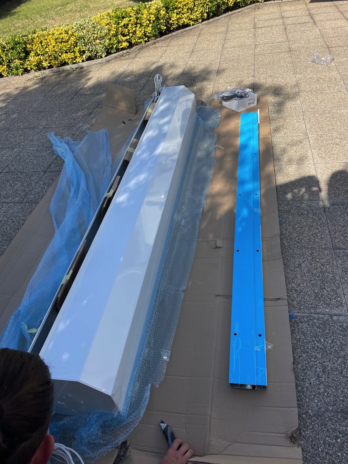 Pose de volet de garage roulant motorisé SOMFY par professionnel à Gardanne