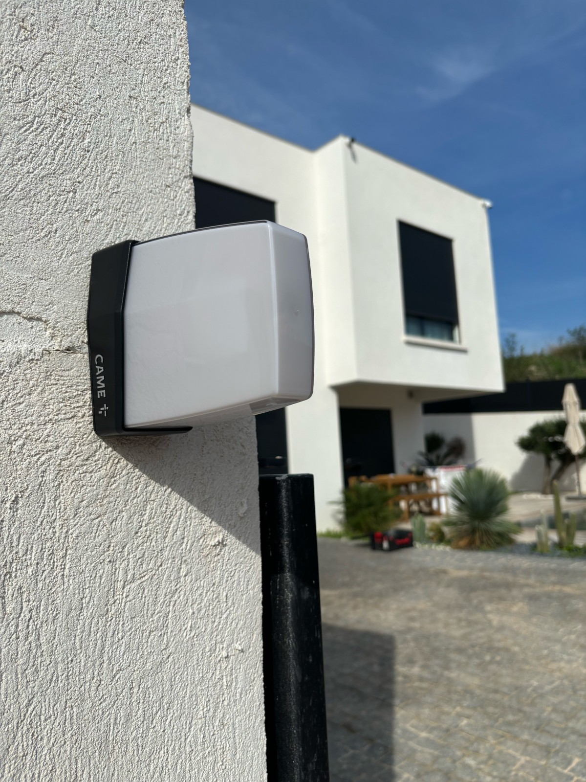 Remplacement clignotant KRX de signalisation LED pour portail coulissant CAME aux Pennes-Mirabeau 13170