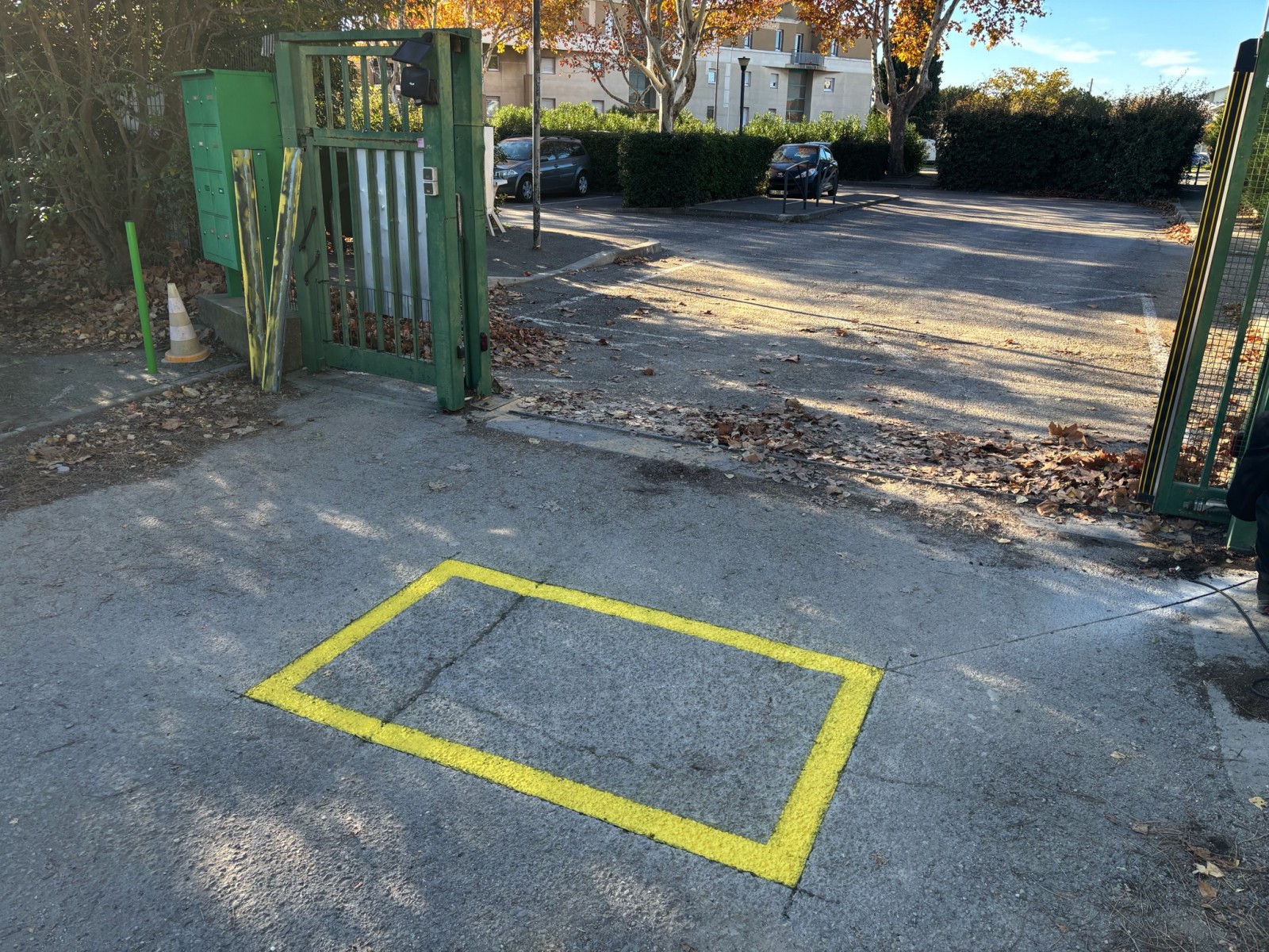 Spécialiste de la création de boucle magnétique de détection de véhicules et sécurité au sol pour portail et barrière automatique à Aix les Milles (13080)