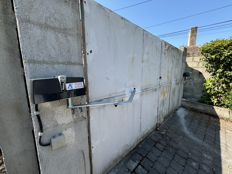 Installation de moteurs à bras articulés kpr de portail Beninca à Niolon (13740) 