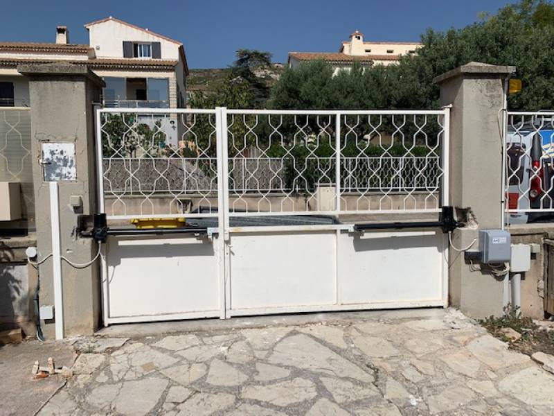 Dépannage d'un moteur ou bras articulé de moteur CAME pour portail battant aux Pennes Mirabeau aix marseille 