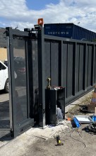 Remplacement complet de portail coulissant industriel accidenté à Marseille 13015