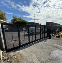 Remplacement complet de portail coulissant accidenté à Marseille 13015